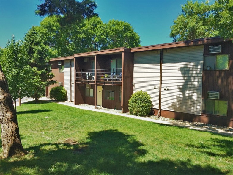 Brookside Apts 3220 W 4th St Wloo