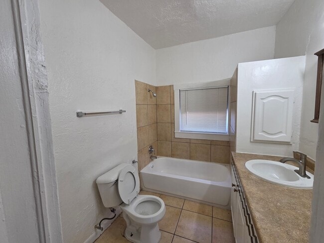 Photo - Phoenix 3 Bed/2 Bath