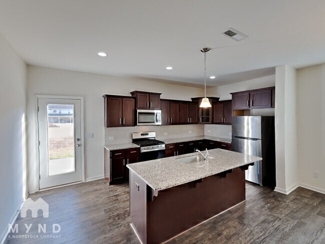 Photo - 2015 Creeks Landing Dr