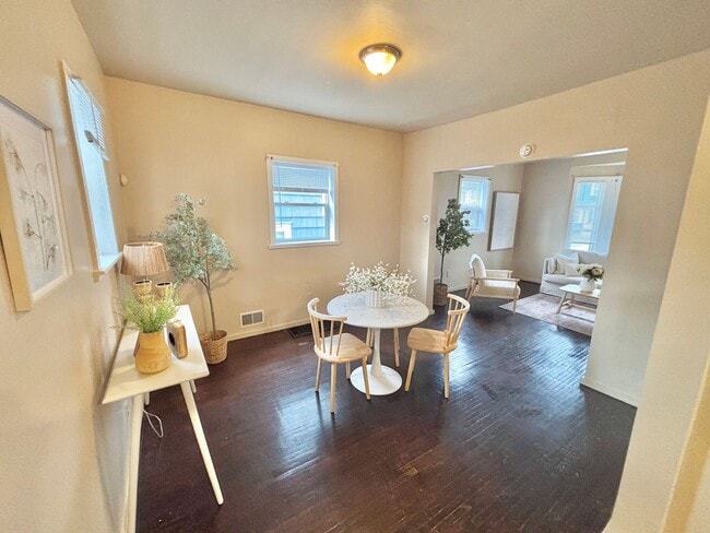 Photo - Spacious 3bd House | Driveway | Enclosed P...