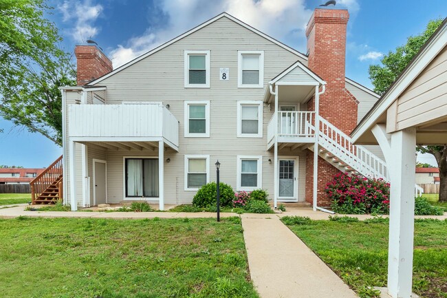 2 Bed 2 Bath condo in great location! - 2 Bed 2 Bath condo in great location!