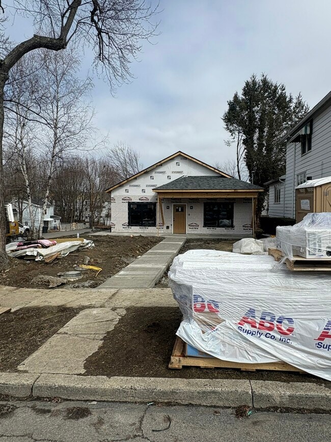 Photo - 617 E Locust St