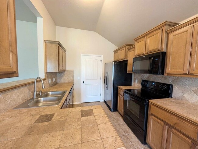 Photo - 621 Apple Tree Ln