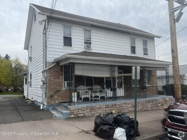Building Photo - 504 Storrs St Rental
