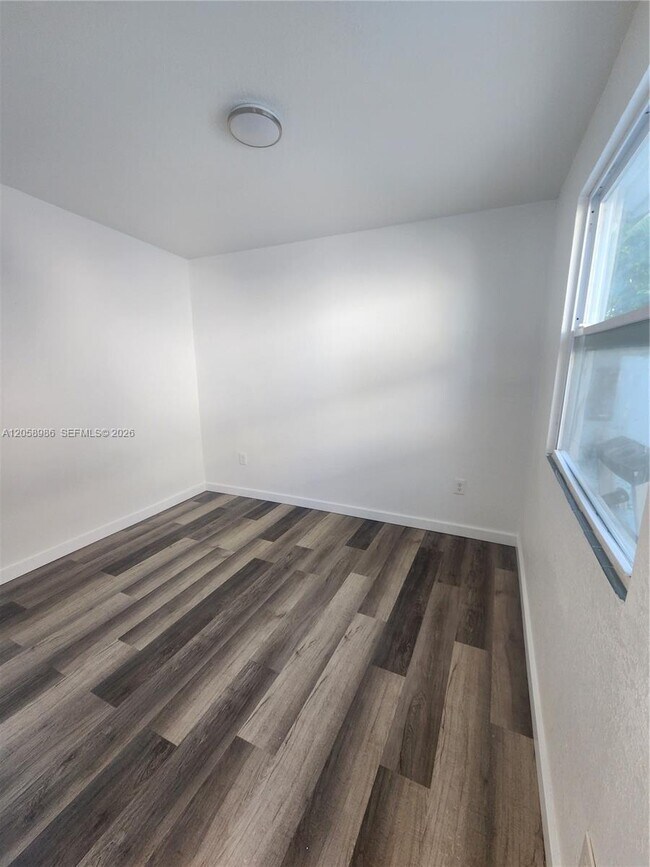 Photo - 1726 SW 25th Ave Unit B