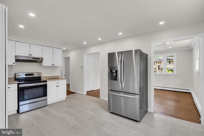 Photo - 520 W Virginia Rd