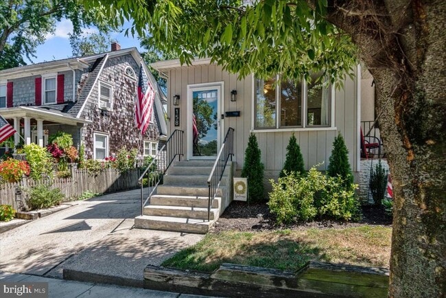 Photo - 158 Lafayette Rd