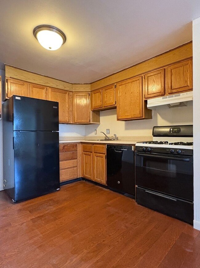 Building Photo - Bright 2-Bedroom Condo in Presidential Par...