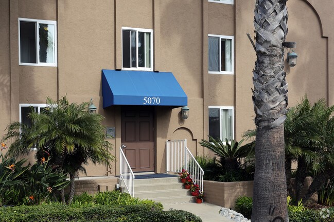 La Pacifica Apartments - La Pacifica Apartments