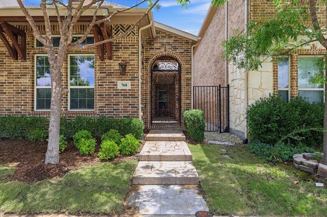 Photo - 768 Huntingdon St