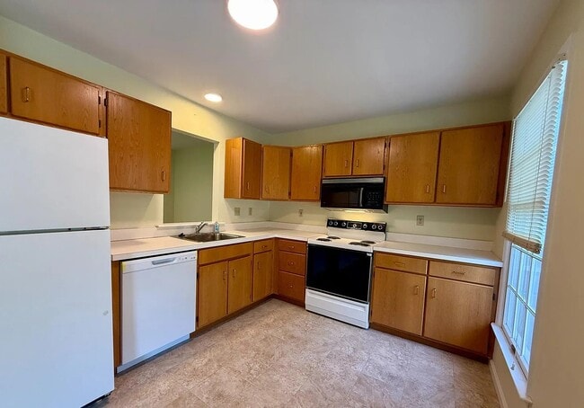 Photo - 2814 Kingston Dr