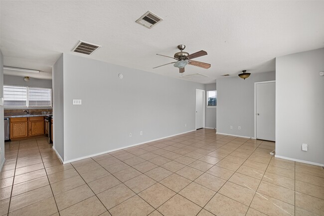 Photo - 6309 Settlers Square Ln
