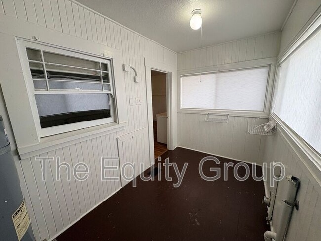 Photo - 1410 W Main St