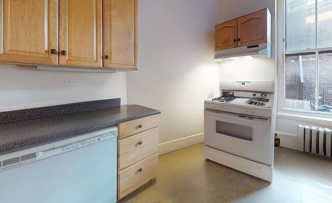 Photo - Don't miss out on this AWESOME two bed on Union Park in the South End... June 1st Move in!