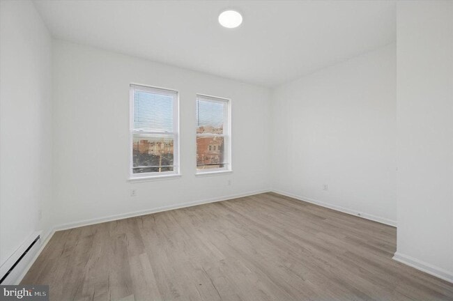 Photo - 1418 W Erie Ave