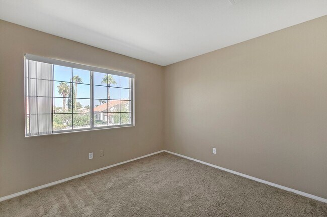 Photo - Green Valley Home! Beautiful &  Spacious! Stainless steel appliances! Washer & dryer! No pets!