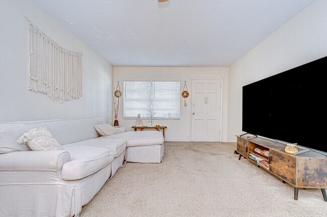 Photo - 5150 10th Ave N