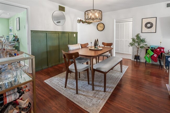 Photo - 3930 Oaks Clubhouse Dr