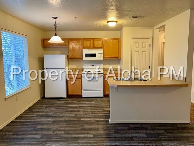 Photo - 1033 W Pine Ave