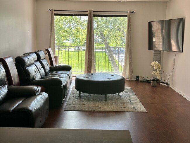 Building Photo - 950 E Wilmette Rd Unit 215 Rental