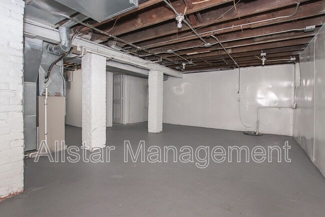 Photo - 3195 Whitethorn Rd