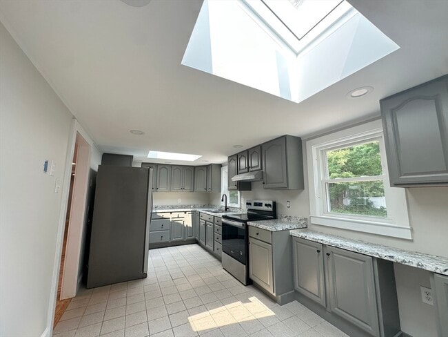 Building Photo - 33 Park Dr Rental