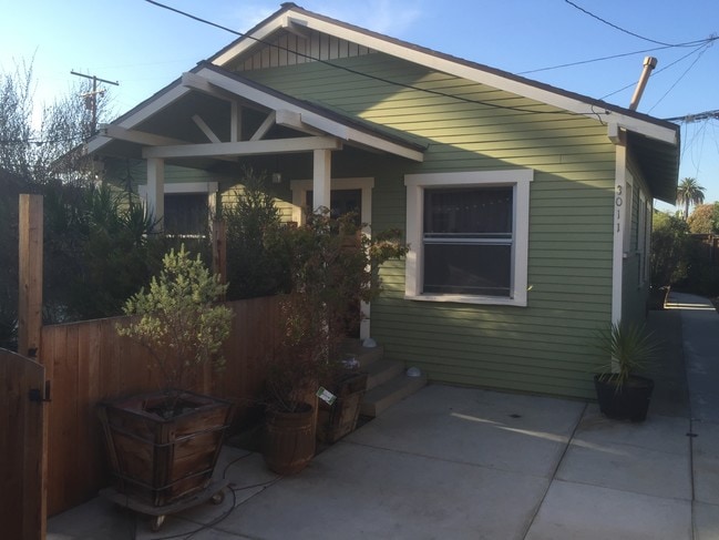 Photo - 3011 E 5th St Casa