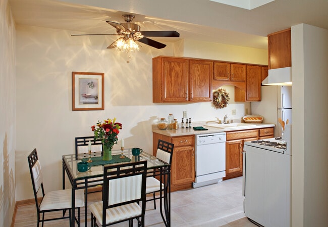 Building Photo - Tuckaway Heights Apartments