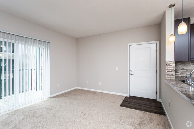 1BR, 1BA - 720 SF - Suite H