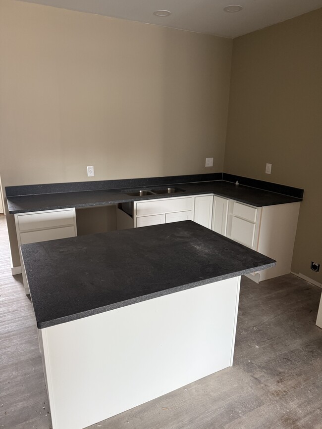 Photo - 6290 Davis Creek Rd