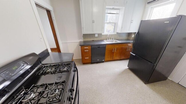 Photo - 605 W Washington St