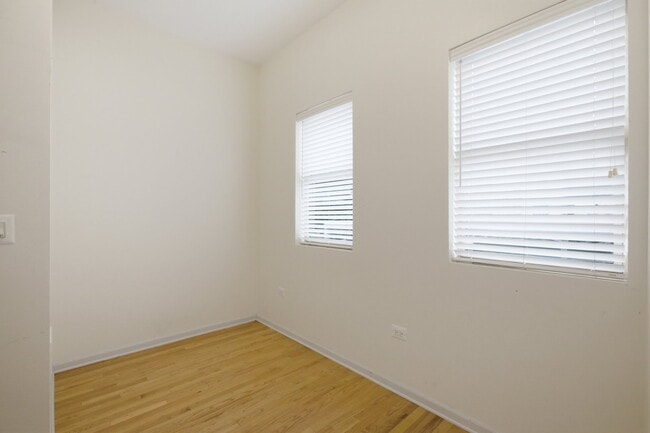 Photo - 2522 N Burling St Unit 3