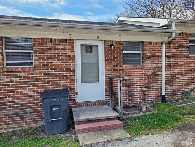 Building Photo - 114 E 17th St Unit 114 E17th #2 Rental
