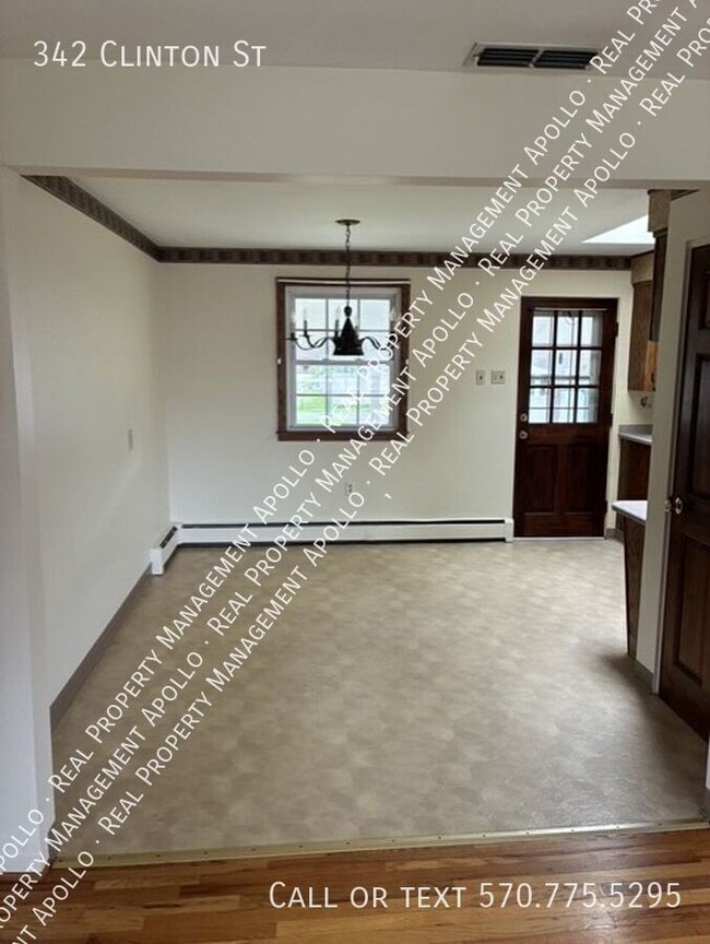 Photo - 342 Clinton St