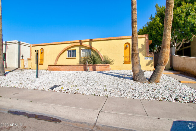 Building Photo - 7850 E Glenrosa Ave Unit 1 Rental