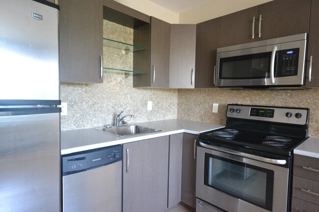 Photo - Wilmot Park Plaza