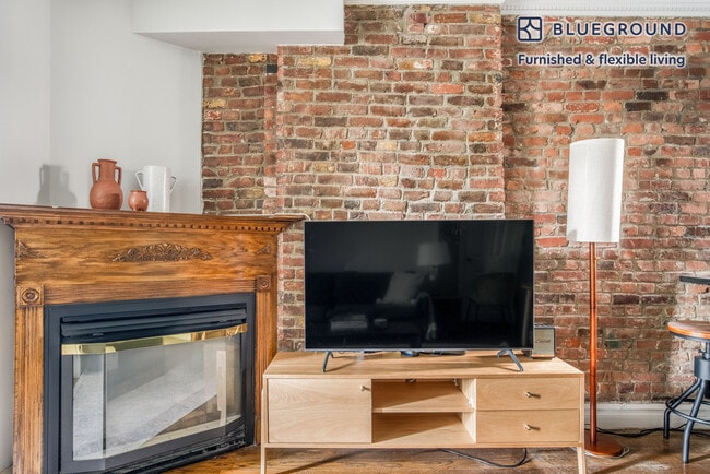 Photo - 118 Christopher St Unidad FL4-ID1166