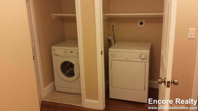 Photo - 276 Chestnut Hill Ave Unit 3