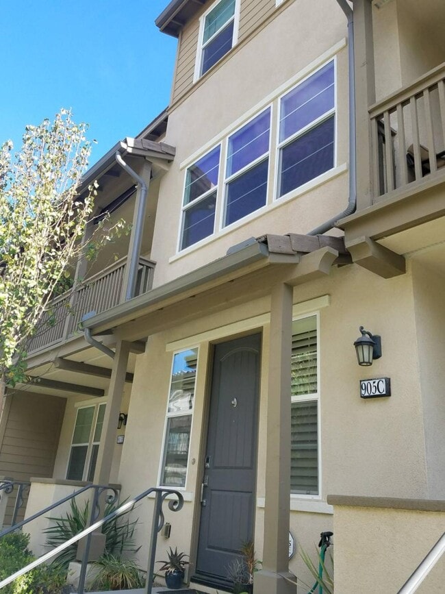 Building Photo - 2.0 bedroom in Azusa California 91702 Rental