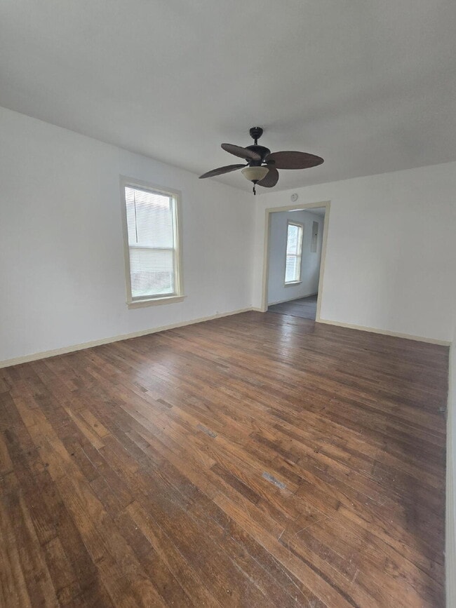 "Charming Retreat: Cozy 2-Bedroom Home wit... - "Charming Retreat: Cozy 2-Bedroom Home wit...