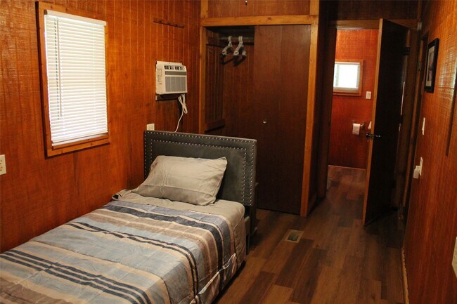 Photo - 2011 Miller Rd Unit A