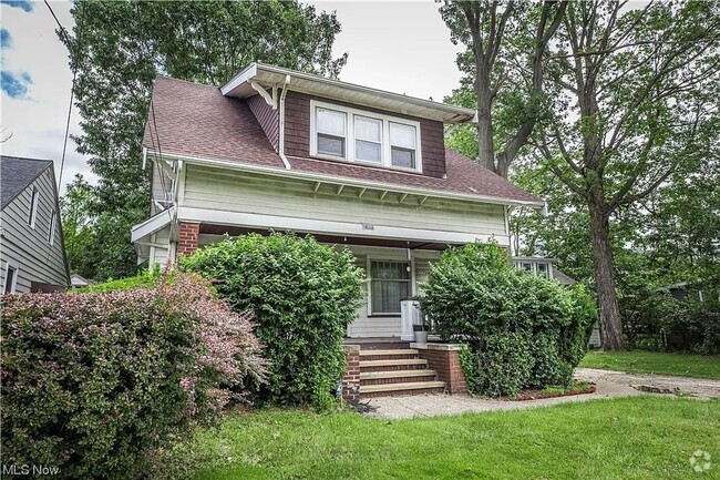 Building Photo - Three Bedroom One Bathroom Home in Cleveland