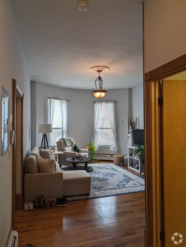 Building Photo - 91 E Brookline St Unit 2 Rental
