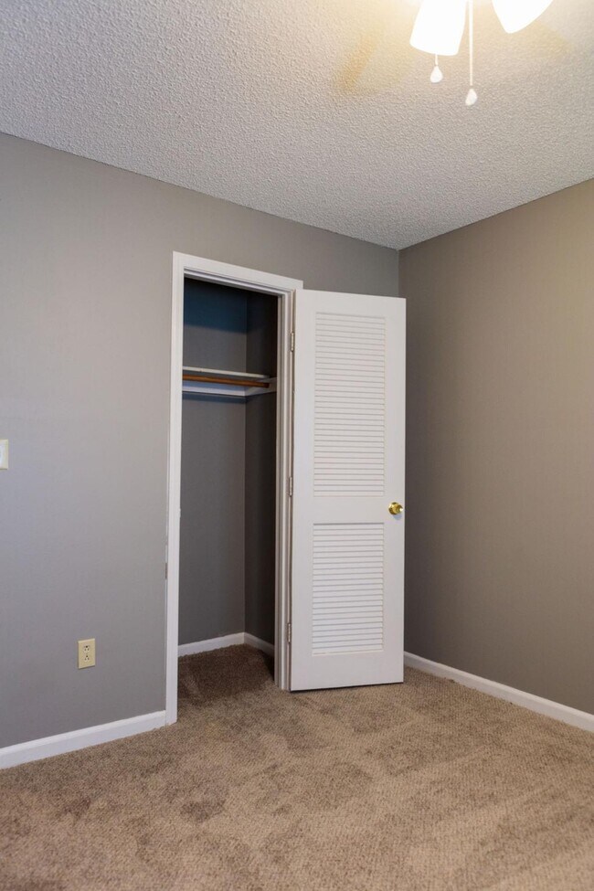 Windsong Townhomes Townhomes for Rent Lees Summit, MO