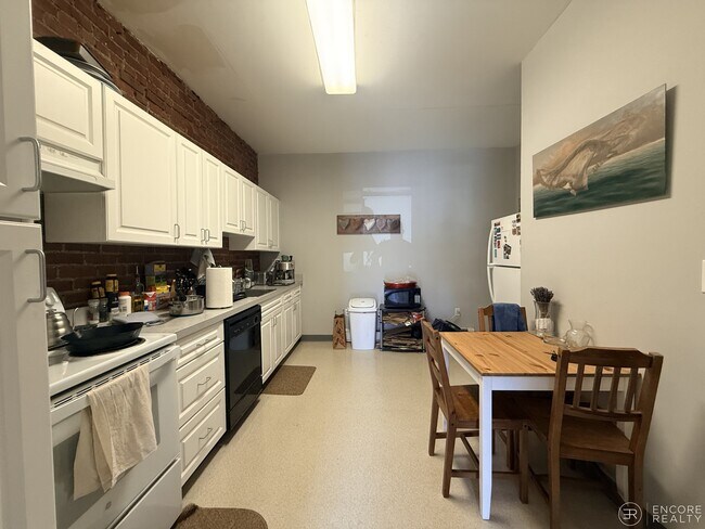 Photo - 15 Stearns Rd Unit 1