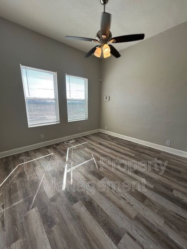 Photo - 616 N 10th St