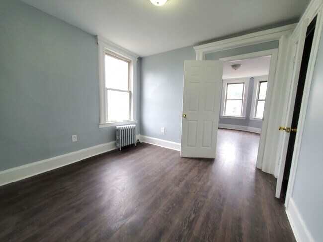 102 Grant Ave 3R - 105 Grant Ave Unit 3R