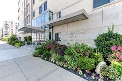 Building Photo - 170 W Broadway Unit 6G Rental