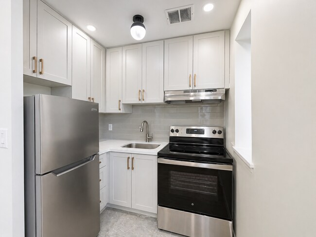 Photo - 710 Spadina Ave. Unit 202