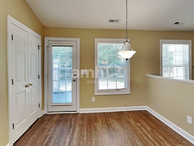 Photo - 101 Tyler Gate Ln